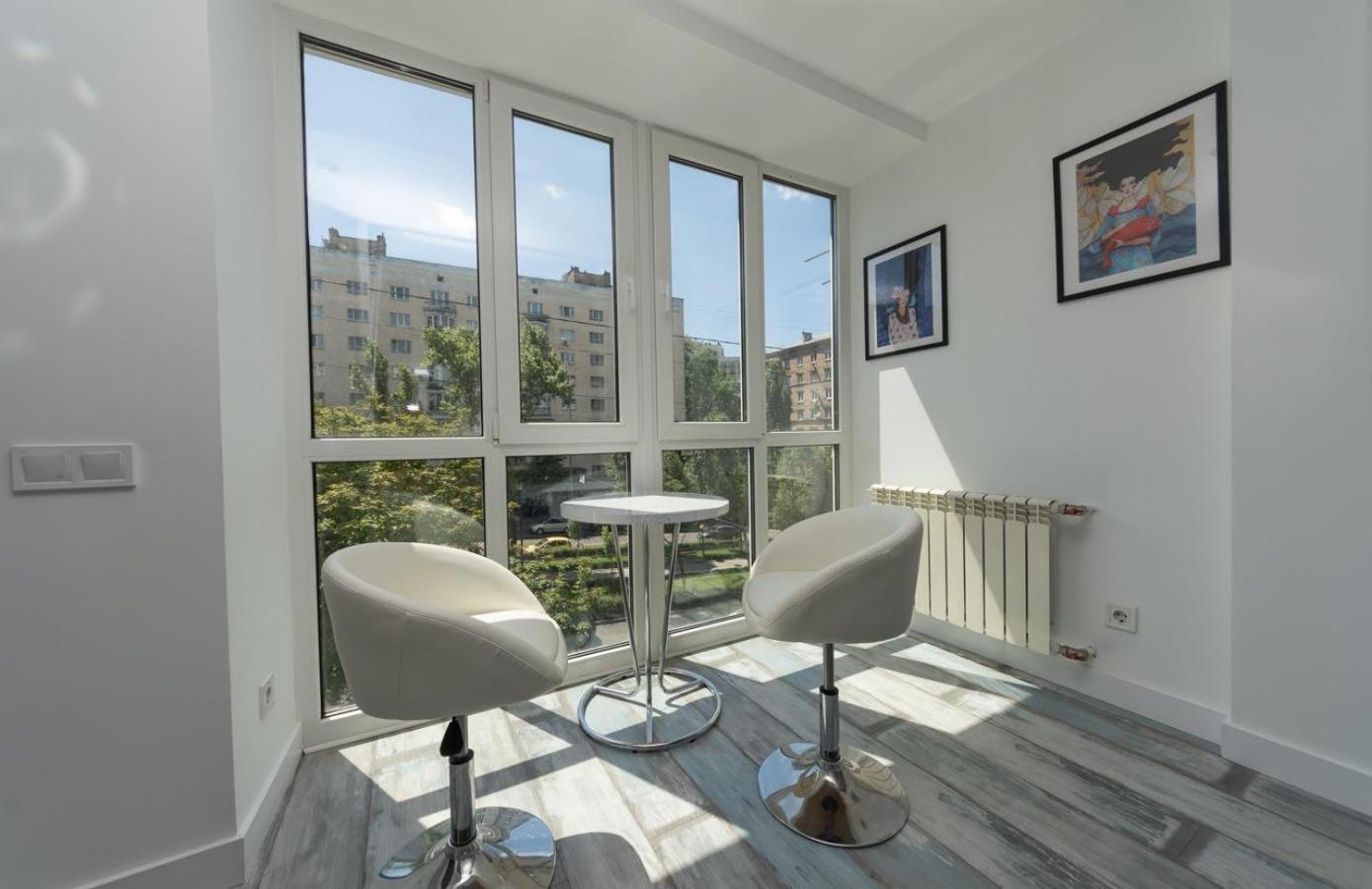 Flat24 On Lesi Ukrainki 3 Apartment Kiev Bagian luar foto
