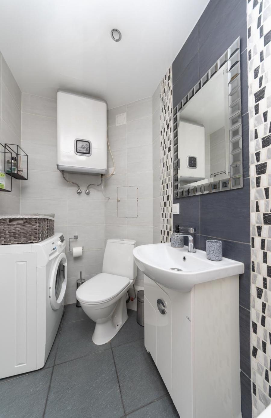 Flat24 On Lesi Ukrainki 3 Apartment Kiev Bagian luar foto