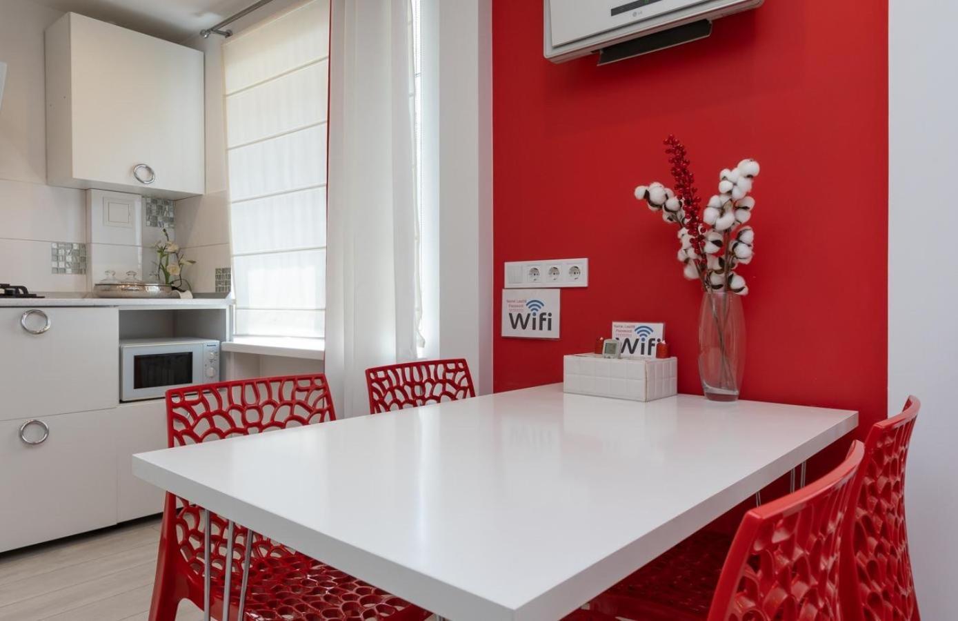 Flat24 On Lesi Ukrainki 3 Apartment Kiev Bagian luar foto